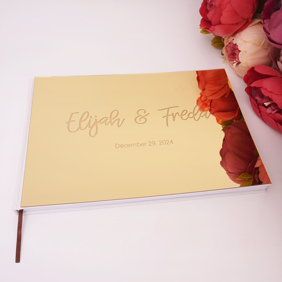 Personalized Guest Book - Livre d'or personnalisé avec noms et