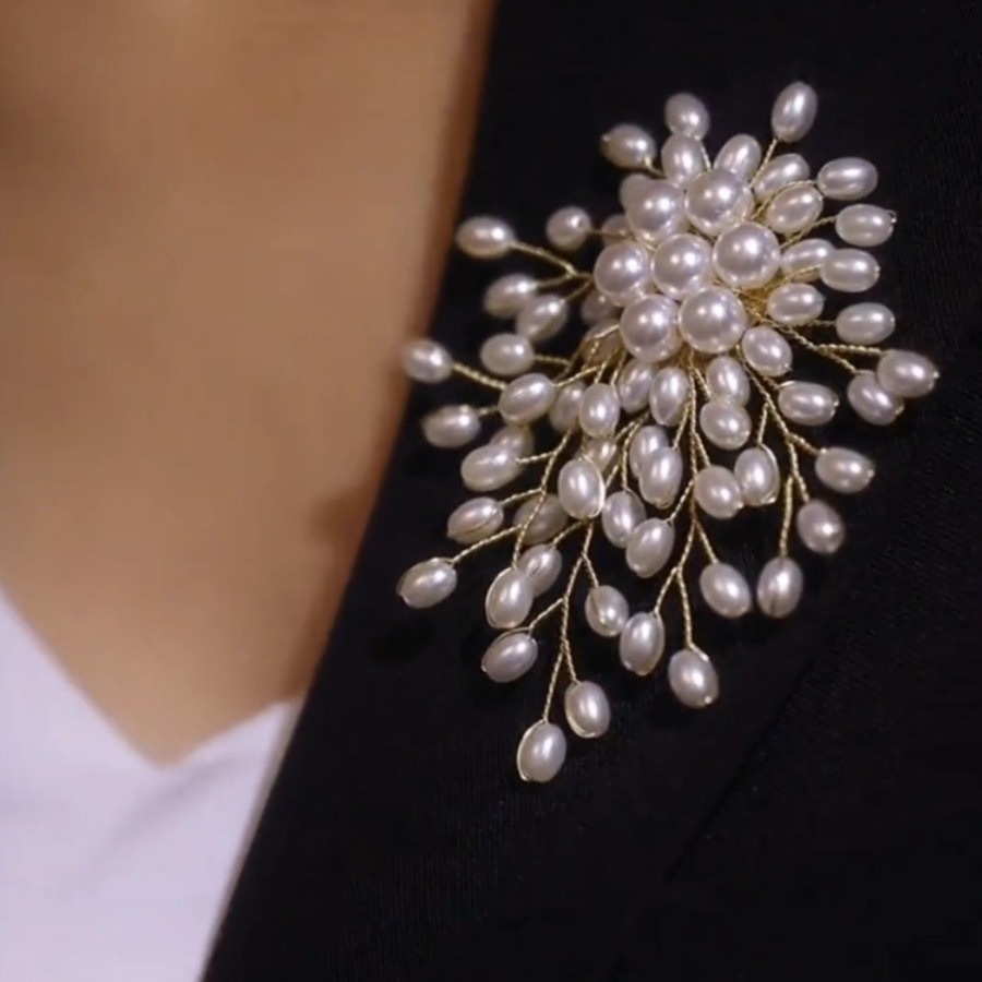 Broche de perles pour femmes é - Suit Supply Wedding Party avis et prix