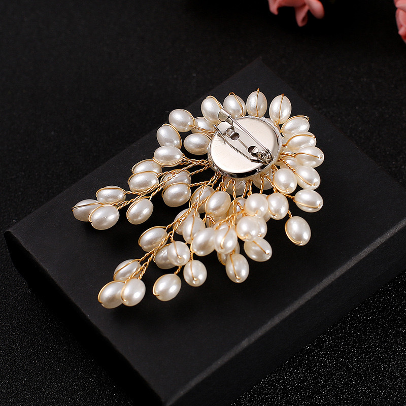 Broche de perles pour femmes é - Suit Supply Wedding Party avis et prix