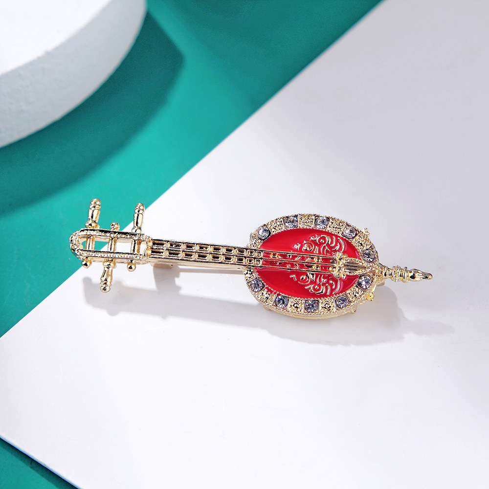 Broches en émail rouge luth an - Suit Supply Wedding Party avis et prix